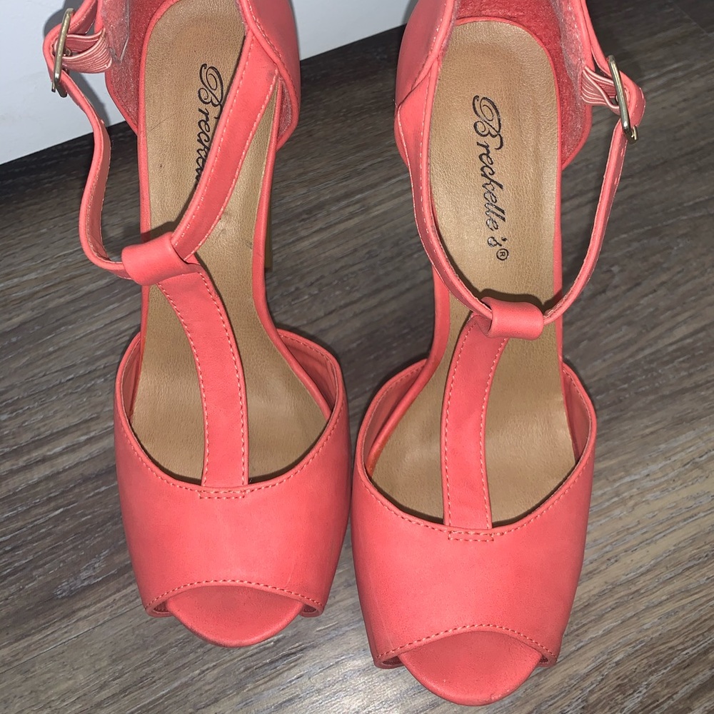Pink Heels - Picture 2 of 4